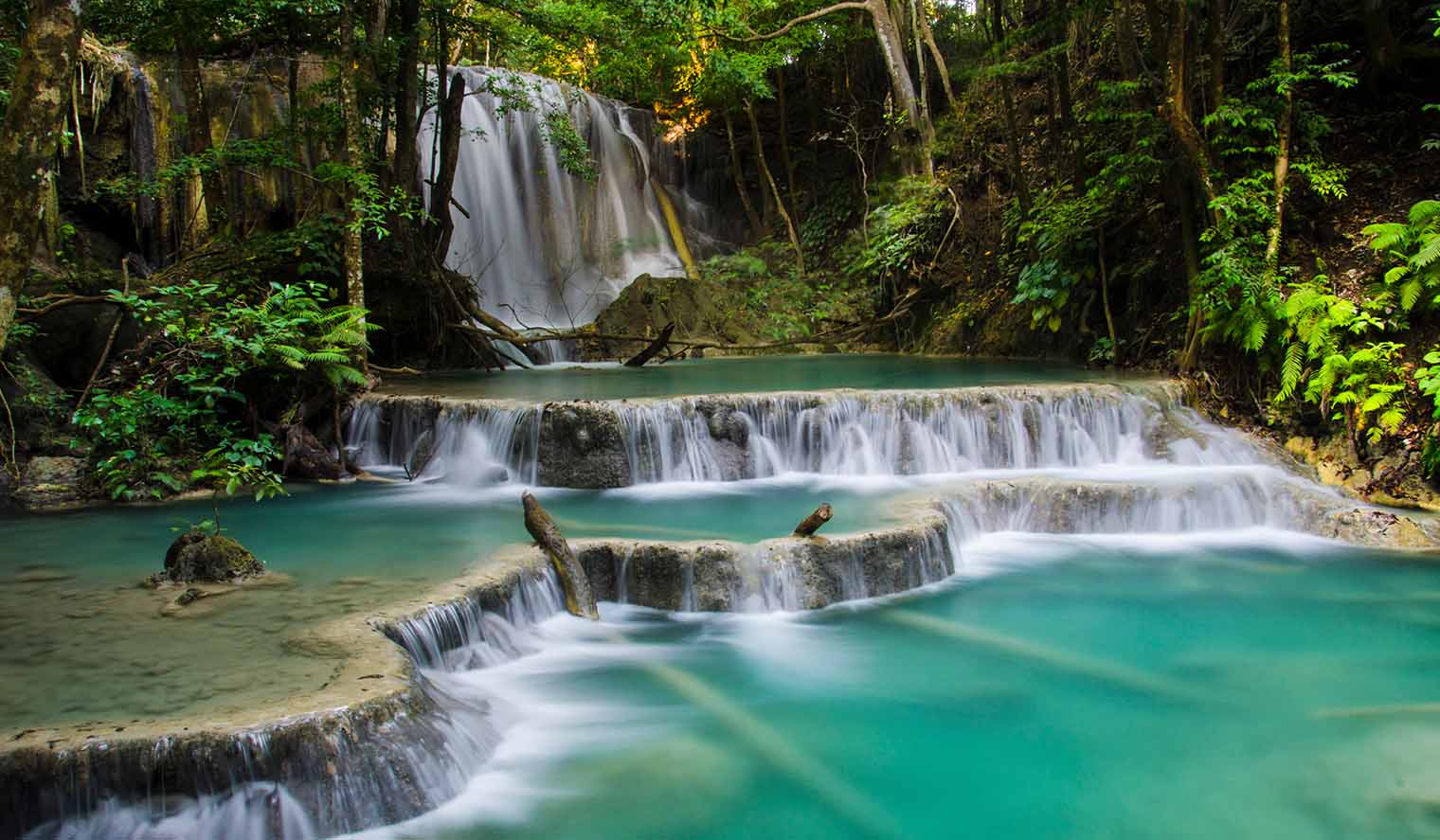 Mata Tjitu Wasserfall Indonesien